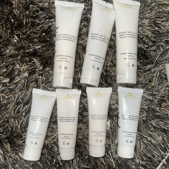 7 Caesars Gilchrist & Soames Shampoo/Conditioner/Lotion/Shower Gel Travel Size - Picture 2 of 2